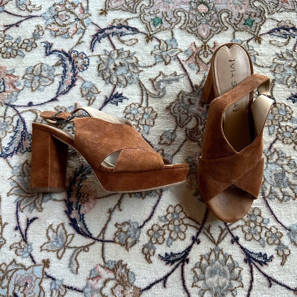 Via Spiga Platform Suede Sandals Size 6.5